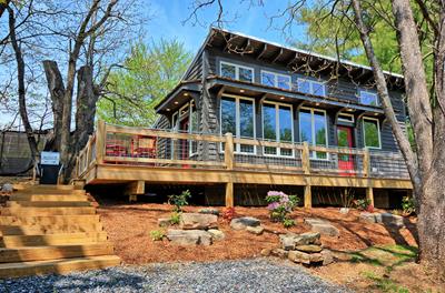 Stone House Aerie-Downtown West Jefferson