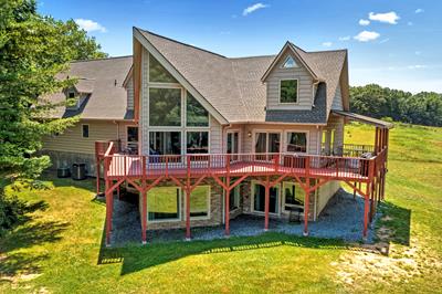 Wolf Ridge Chalet-Fleetwood, NC